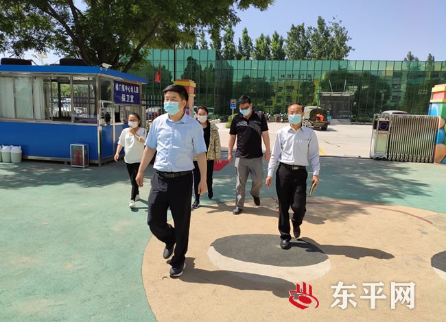 梯门镇党委政府调研指导开学复课准备工作