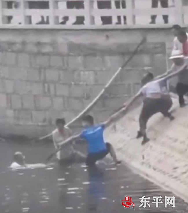 东平县全城寻找东平救人老大爷