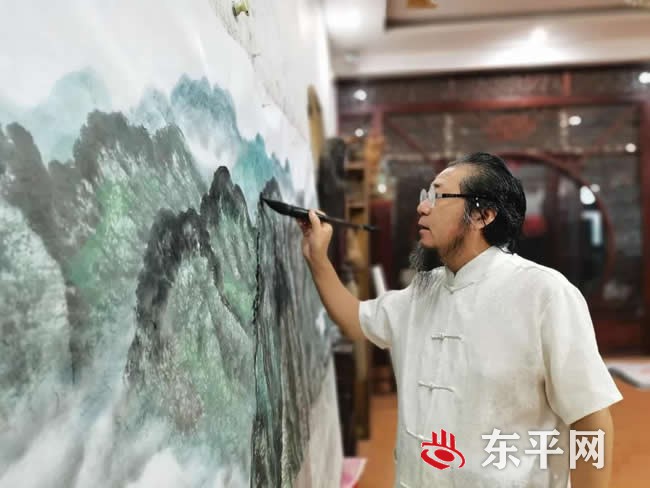 东平画家村艺术馆馆长李洪福