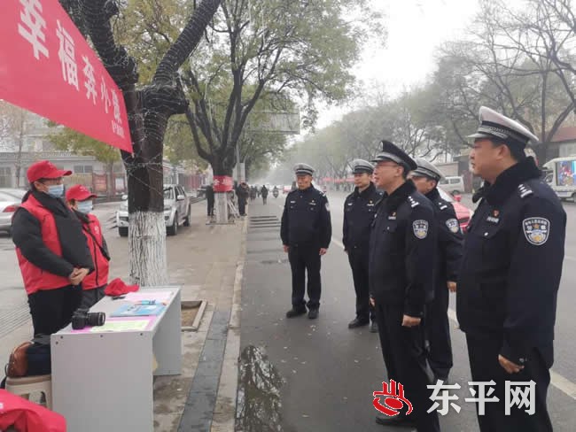 我县开展“全国交通安全日”集中宣传活动