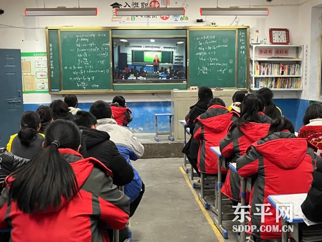 老湖镇中学举办优秀学子学习经验分享交流会