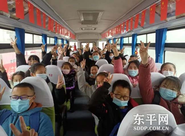 老湖镇首辆水浒号校车上线运行