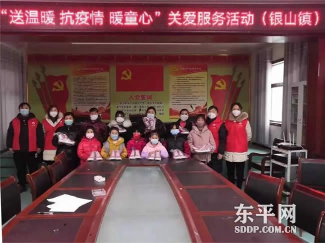 银山镇：真心服务群众 暖心保障过年